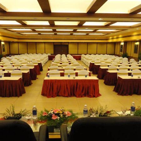 The Grand Regent Hotel Kojambuttúr Kültér fotó