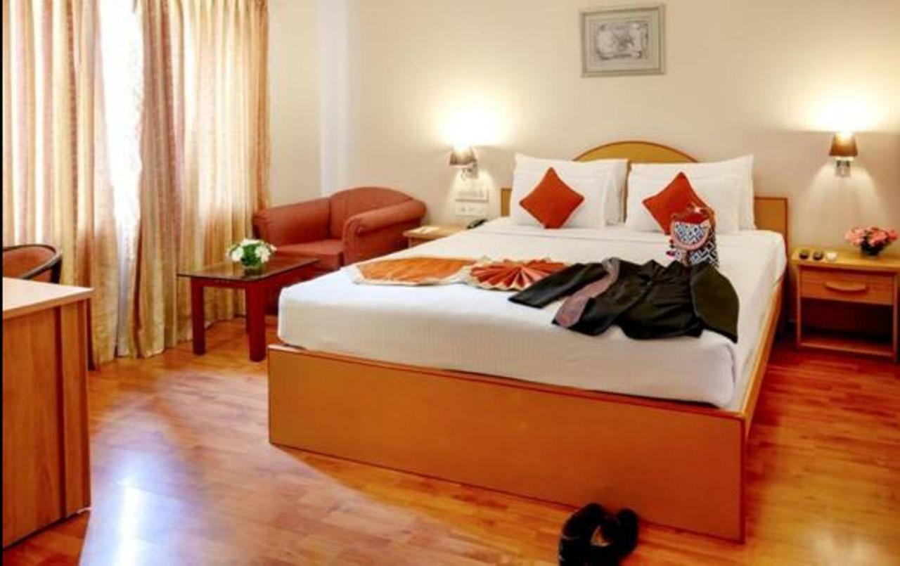 The Grand Regent Hotel Kojambuttúr Kültér fotó