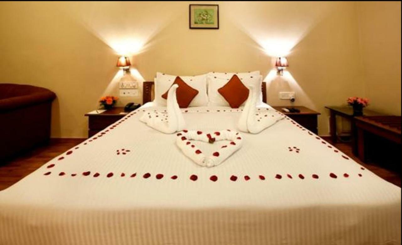 The Grand Regent Hotel Kojambuttúr Kültér fotó